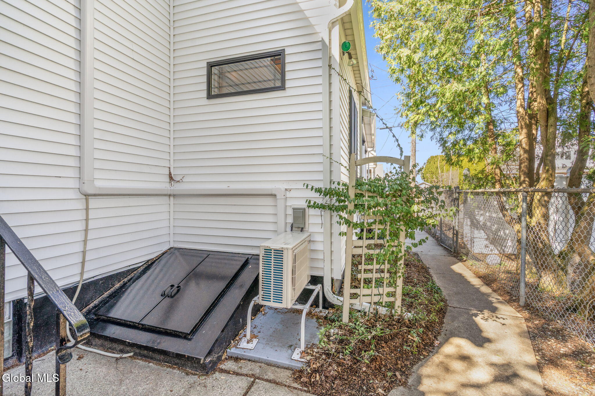 24 Craig Street Watervliet NY 12189