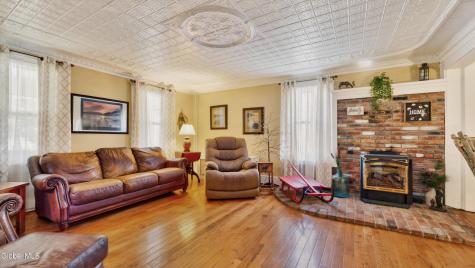 19 W Montgomery Street Johnstown NY 12095