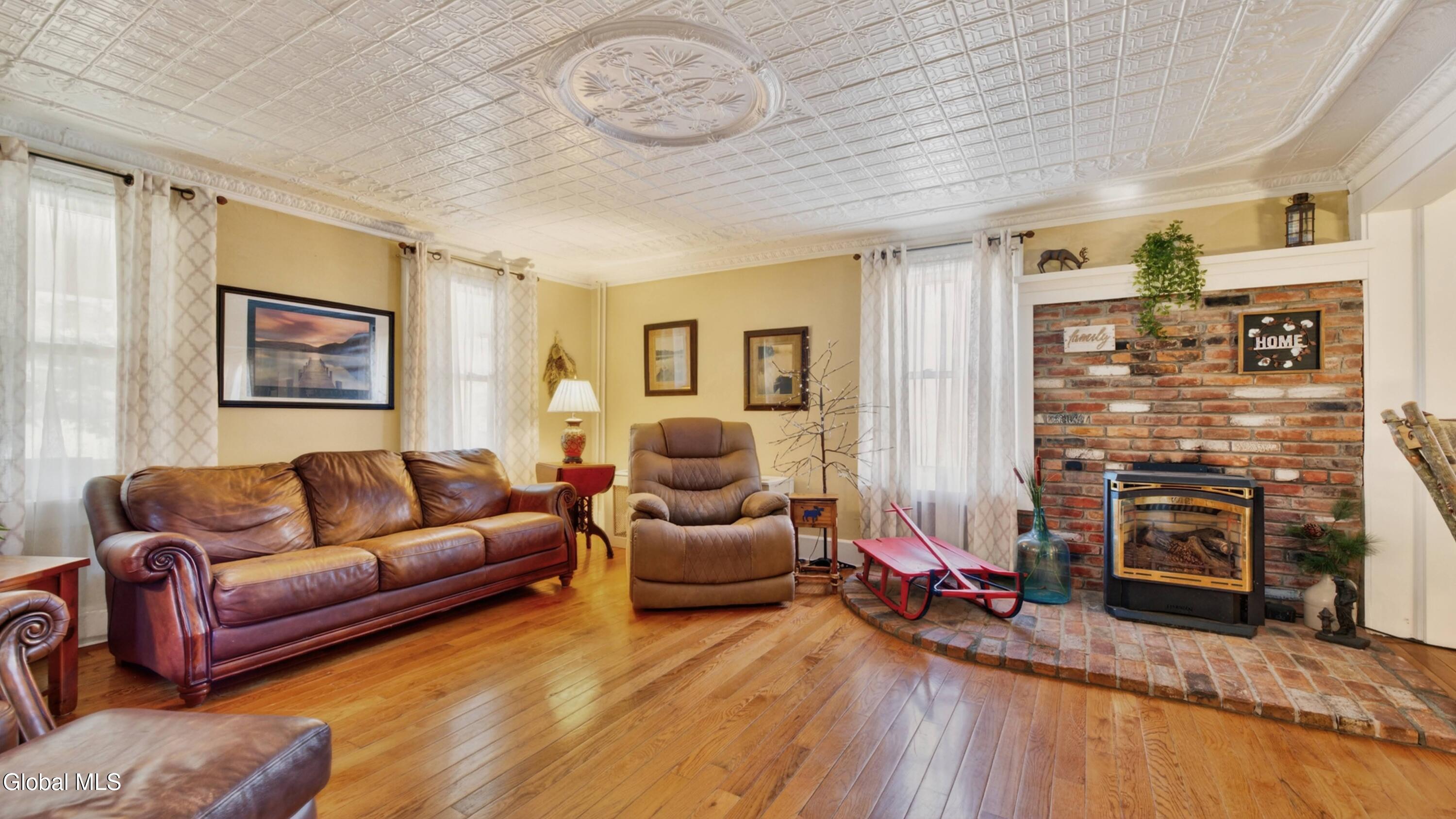 19 W Montgomery Street Johnstown NY 12095