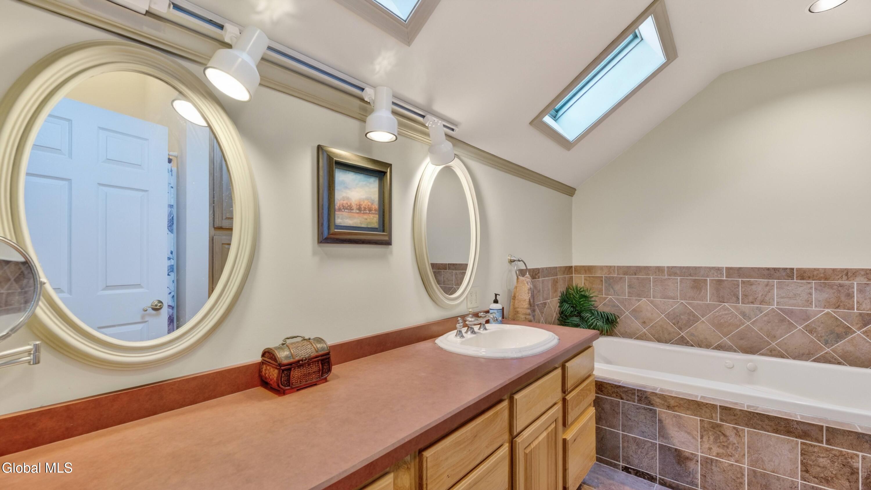 19 W Montgomery Street Johnstown NY 12095