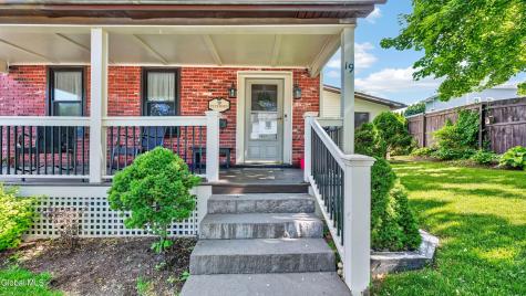 19 W Montgomery Street Johnstown NY 12095