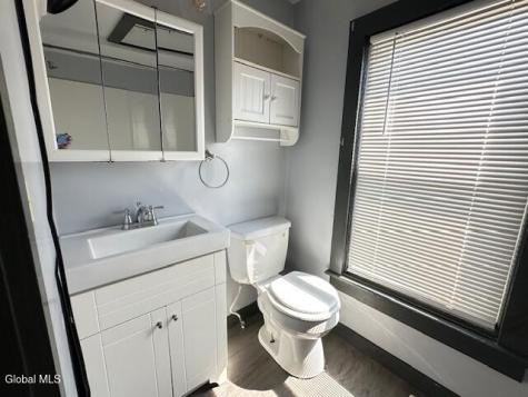 5 Edna Avenue Ravena NY 12143