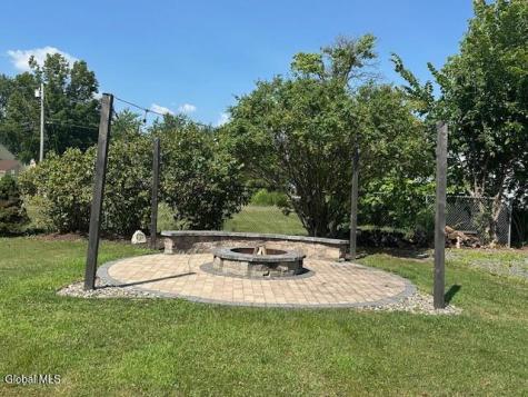 5 Edna Avenue Ravena NY 12143