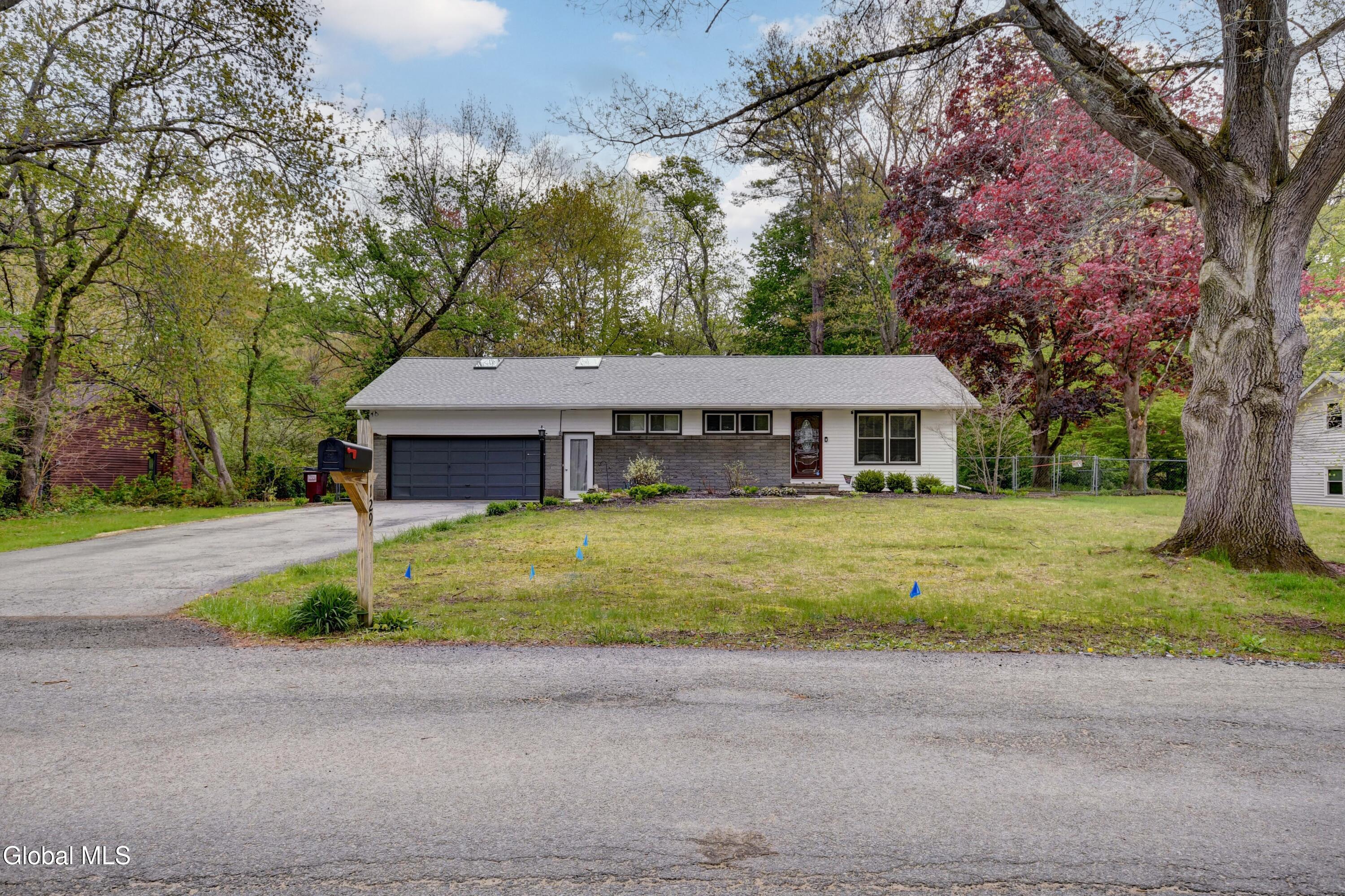 129 Okara Drive Schenectady NY 12303
