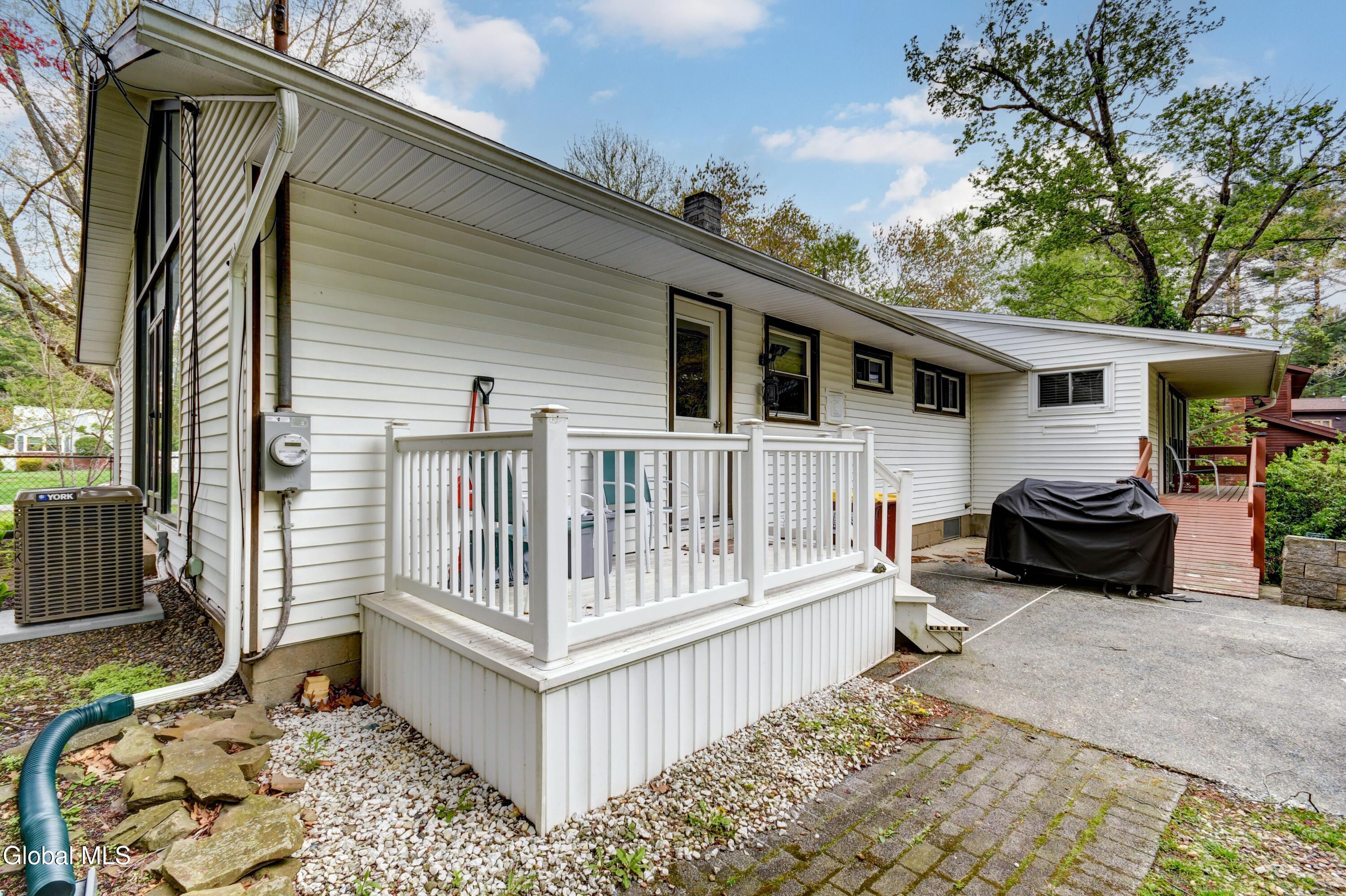 129 Okara Drive Schenectady NY 12303