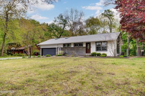 129 Okara Drive Schenectady NY 12303