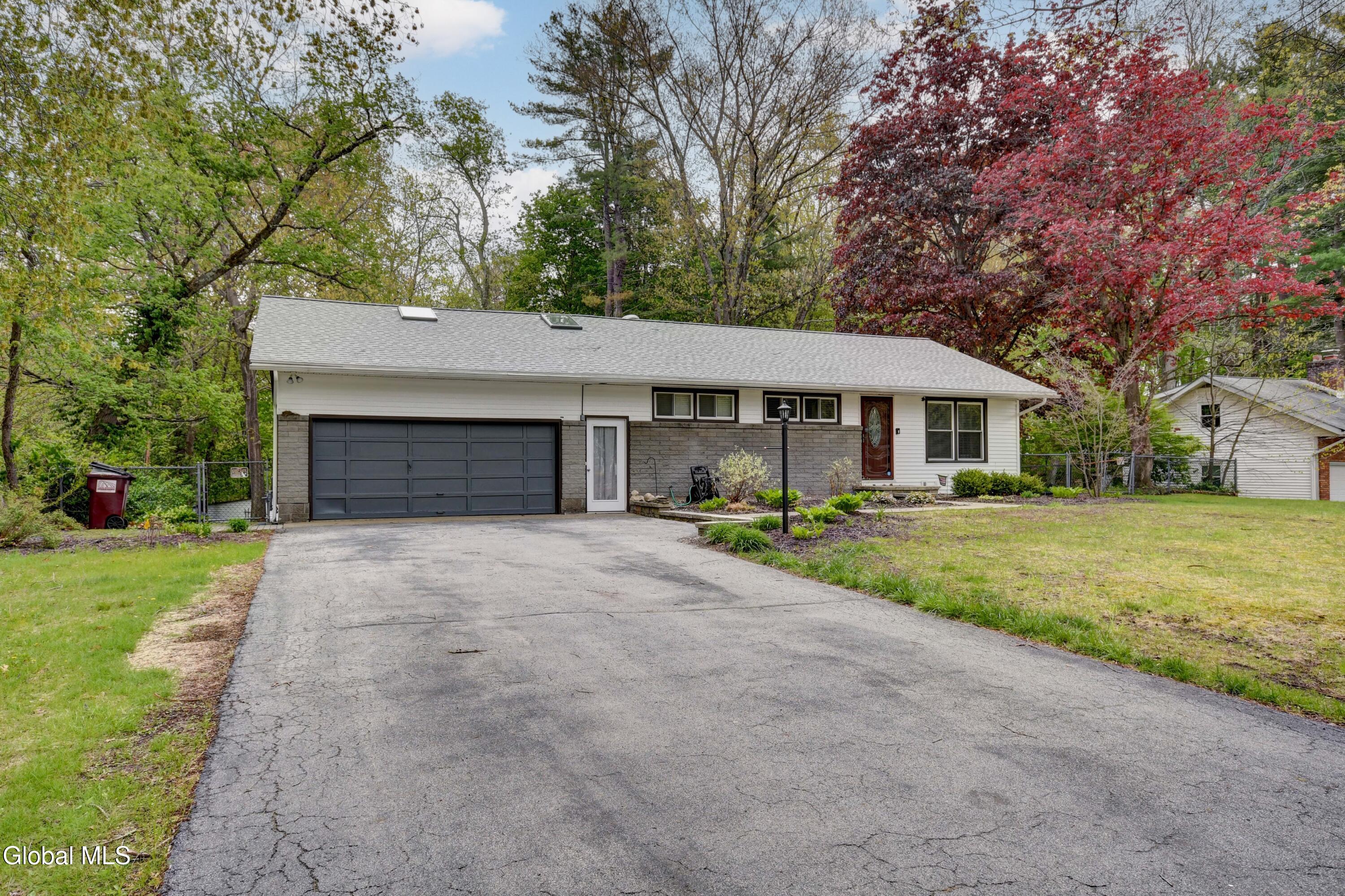 129 Okara Drive Schenectady NY 12303