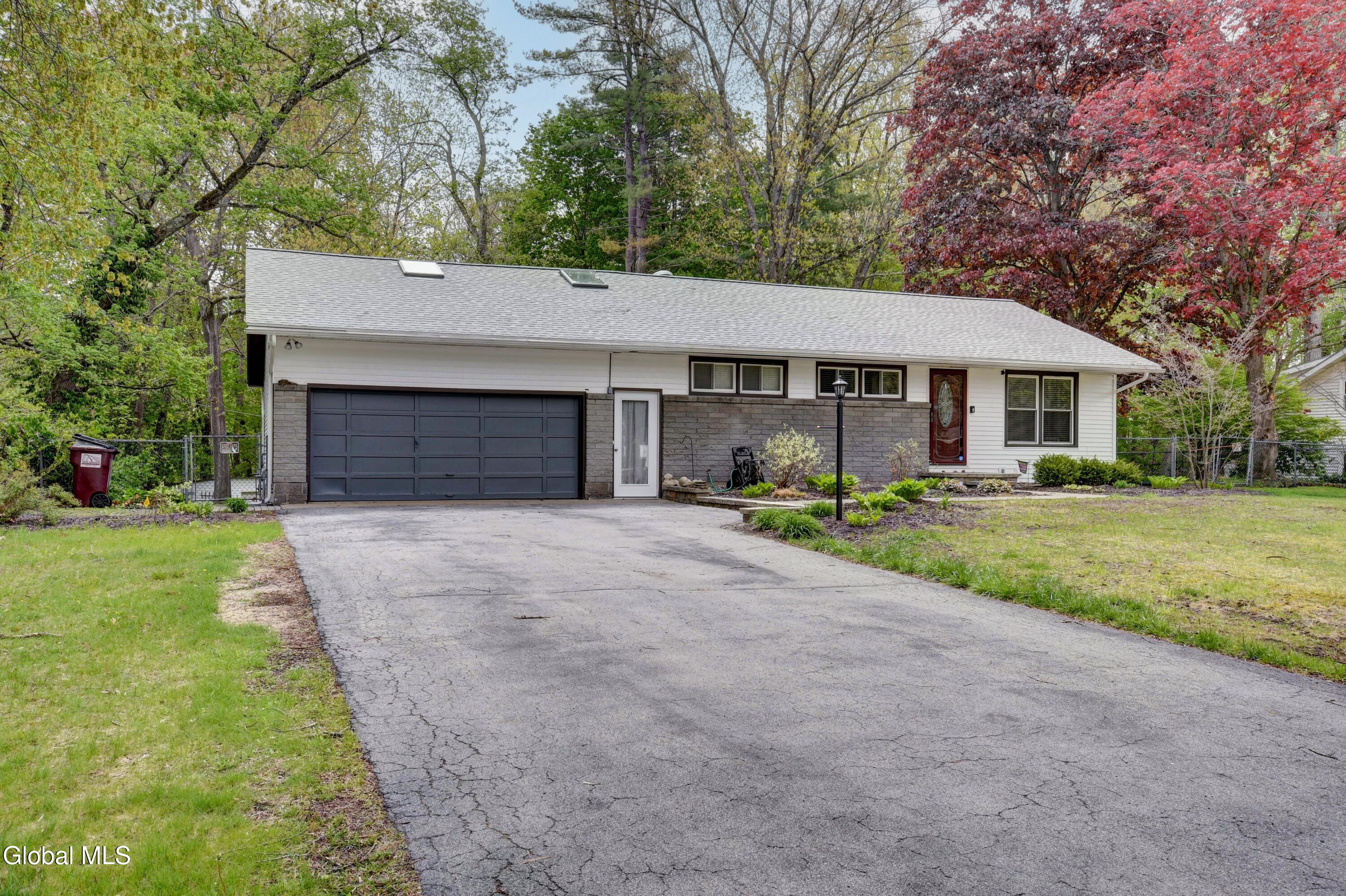 129 Okara Drive Schenectady NY 12303