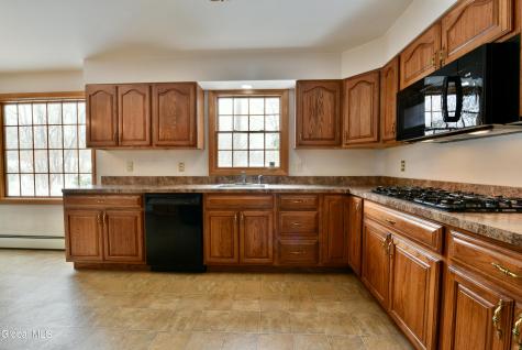 9 Tamarack Lane Clifton Park NY 12065