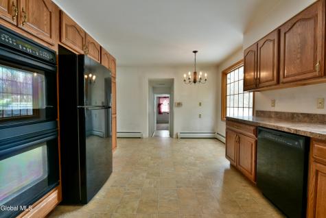 9 Tamarack Lane Clifton Park NY 12065