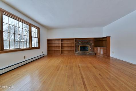 9 Tamarack Lane Clifton Park NY 12065