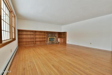 9 Tamarack Lane Clifton Park NY 12065