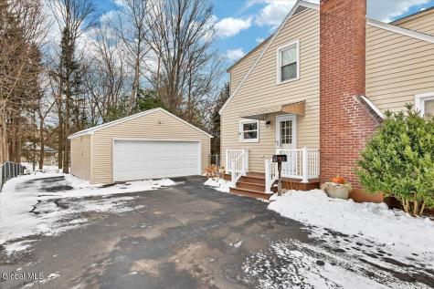 9 Kevin Lane East Greenbush NY 12061