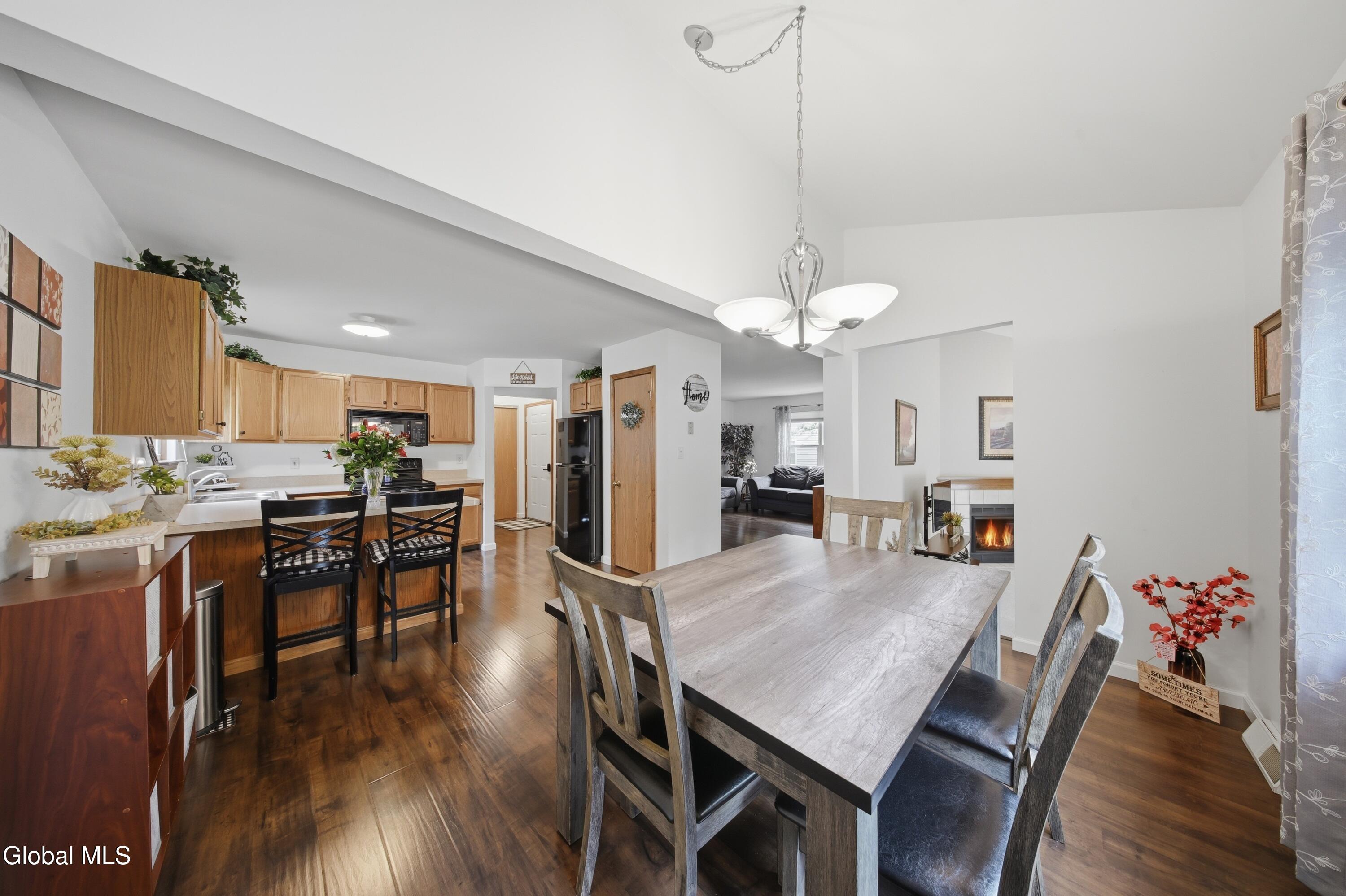 41 Wicken Square Colonie NY 12205