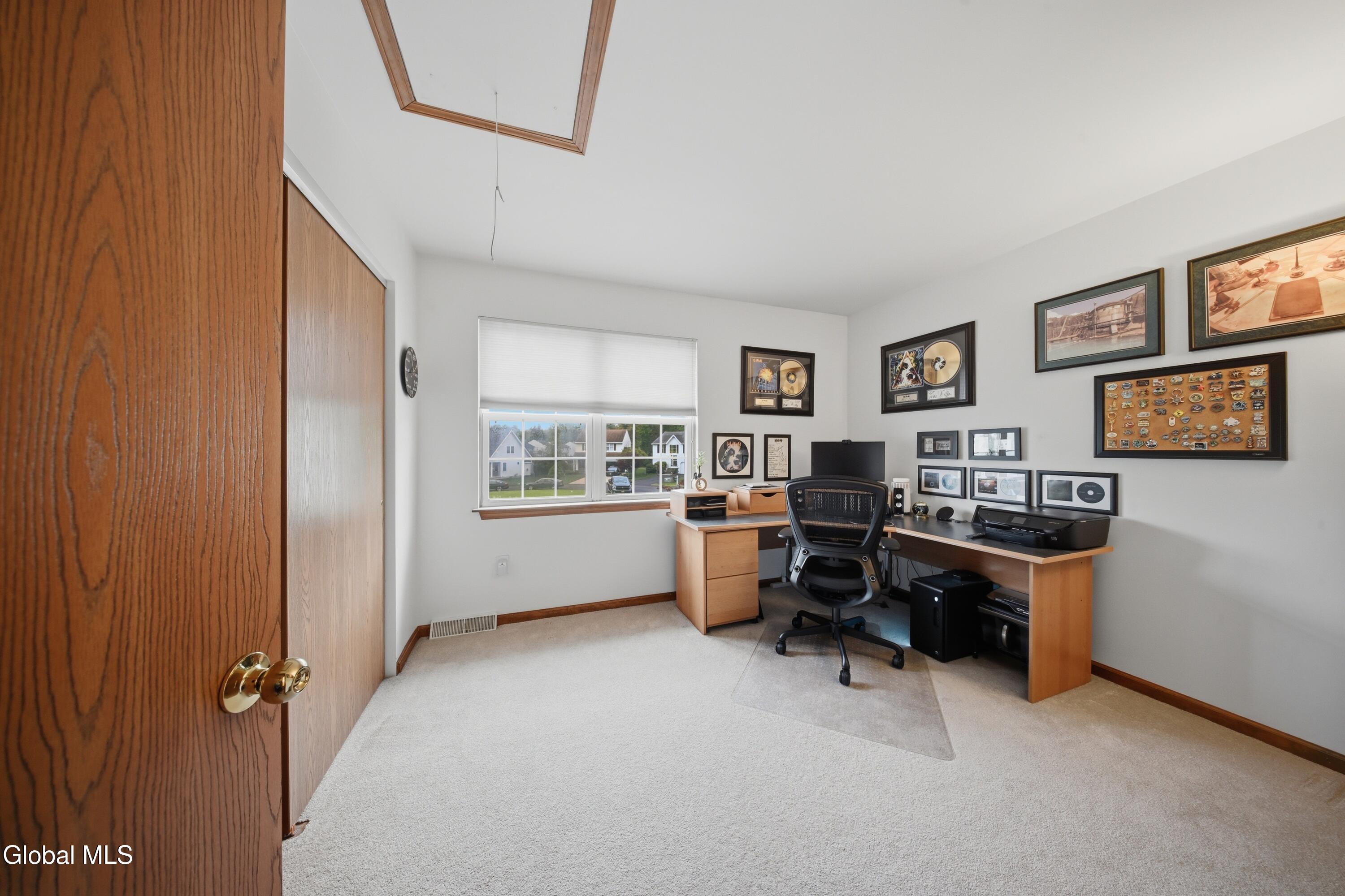 41 Wicken Square Colonie NY 12205