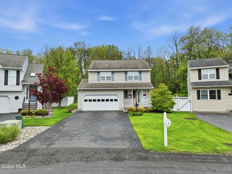 41 Wicken Square Colonie NY 12205