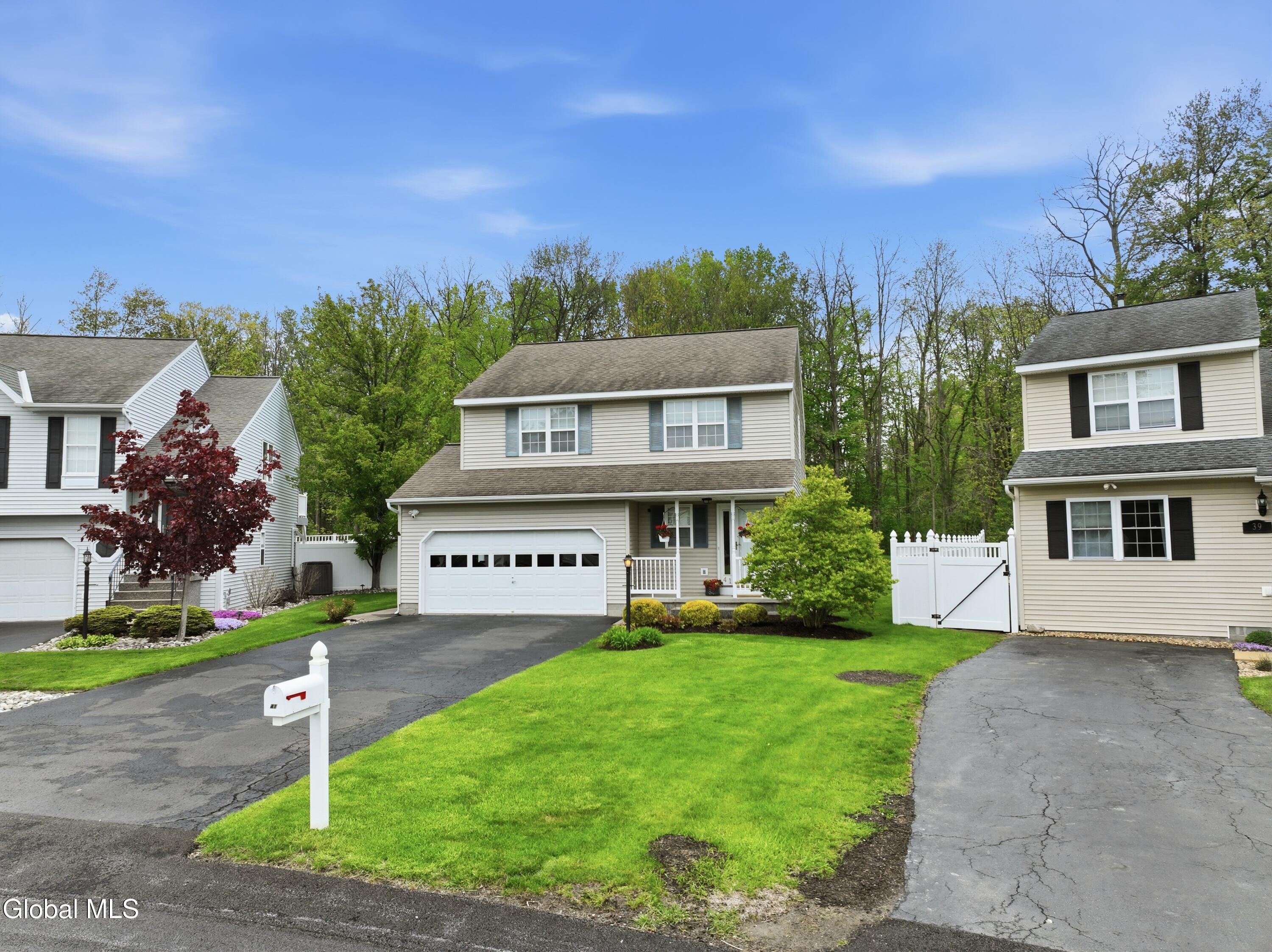 41 Wicken Square Colonie NY 12205