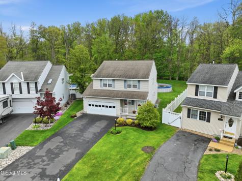 41 Wicken Square Colonie NY 12205