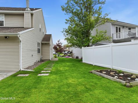 41 Wicken Square Colonie NY 12205