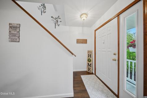 41 Wicken Square Colonie NY 12205