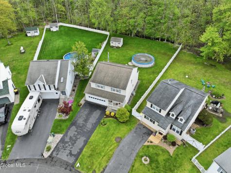 41 Wicken Square Colonie NY 12205