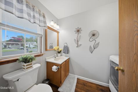 41 Wicken Square Colonie NY 12205
