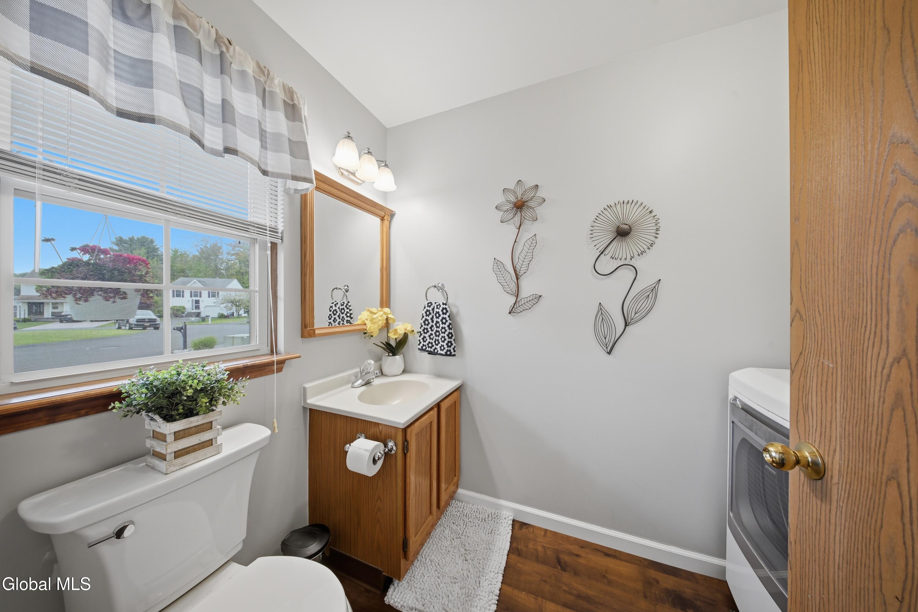 41 Wicken Square Colonie NY 12205