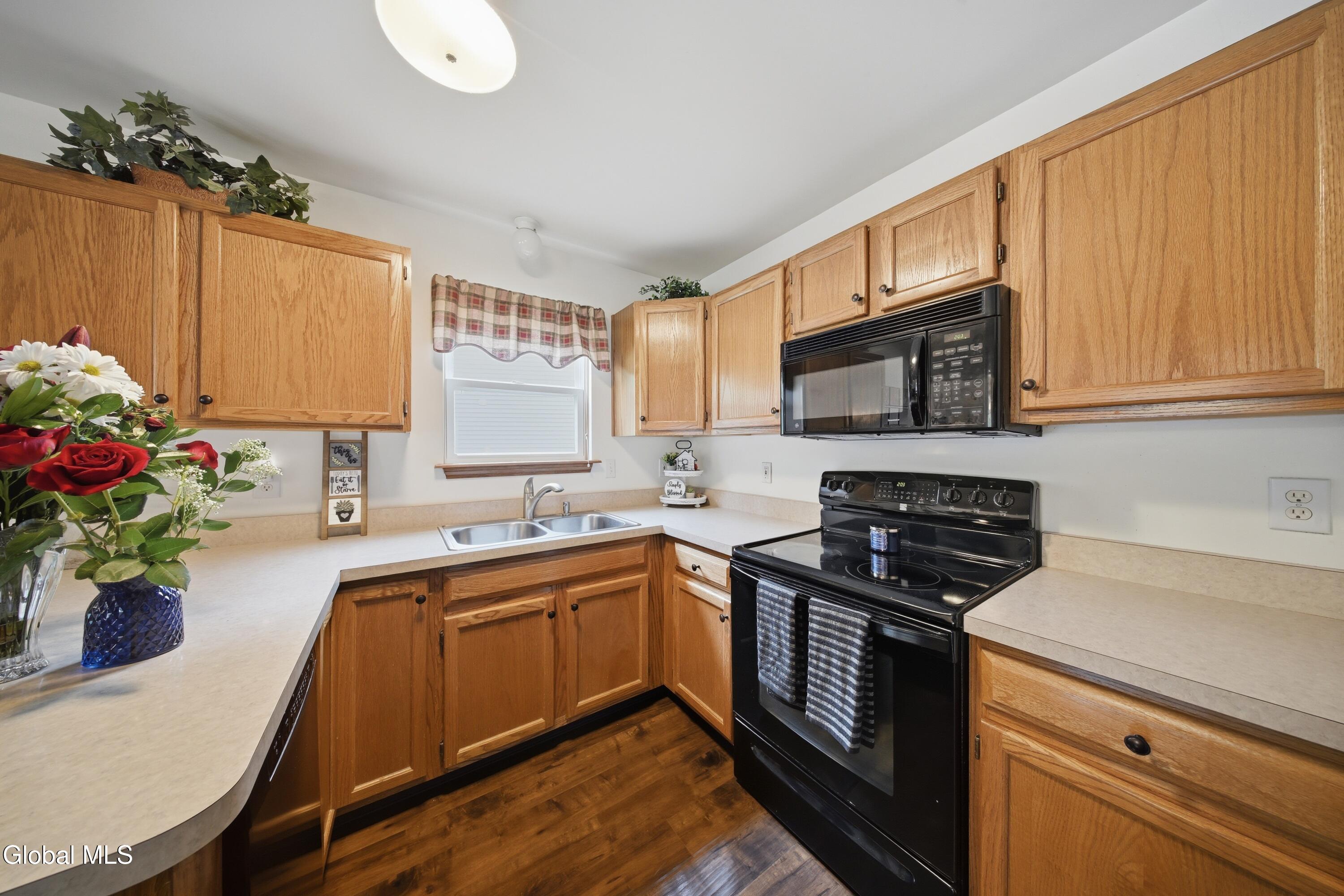 41 Wicken Square Colonie NY 12205
