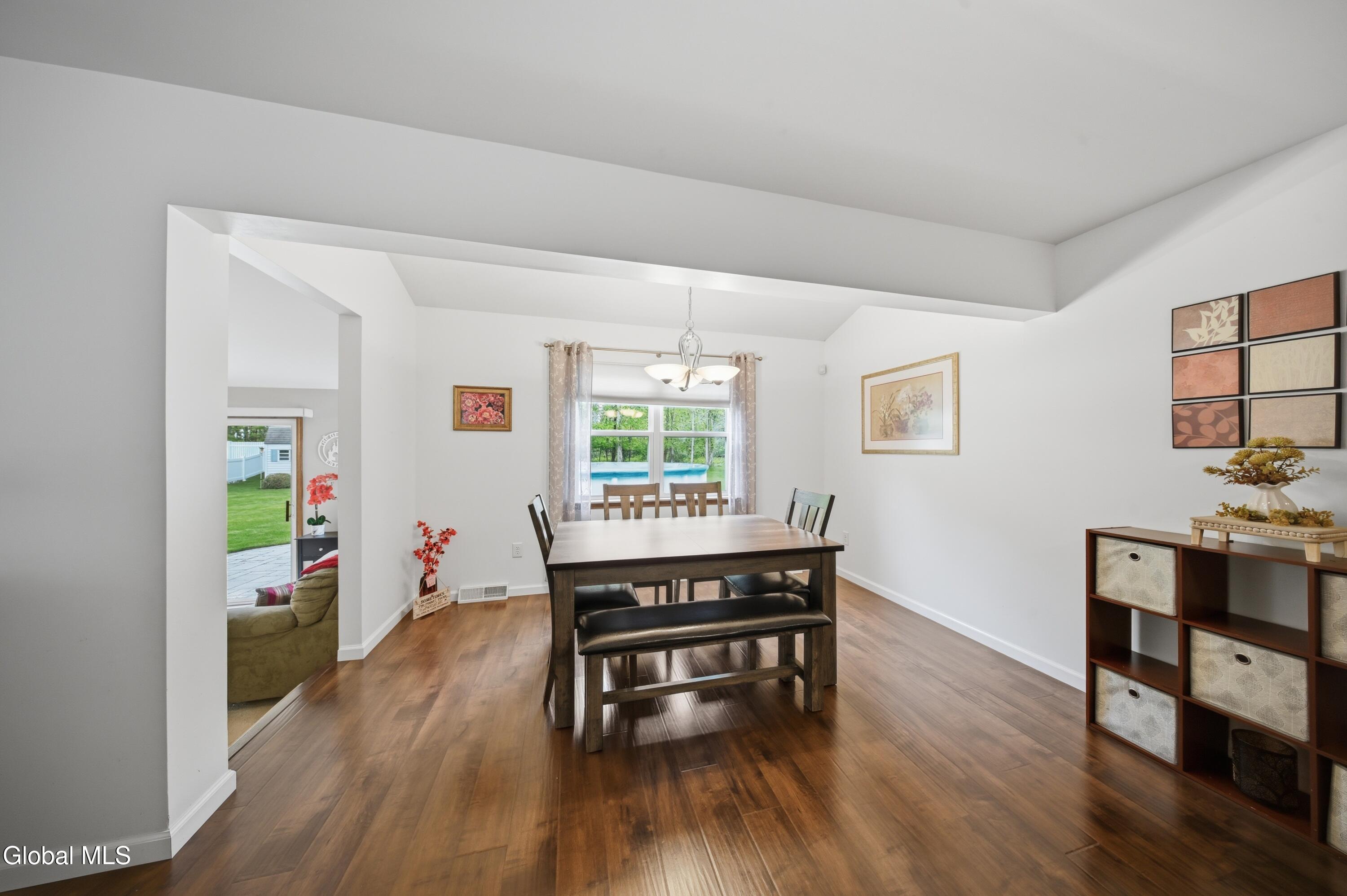 41 Wicken Square Colonie NY 12205