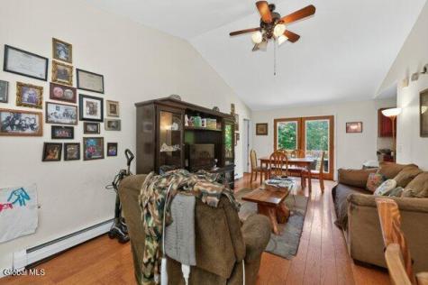 25 Hawthorne Hill Road New Lebanon NY 12024