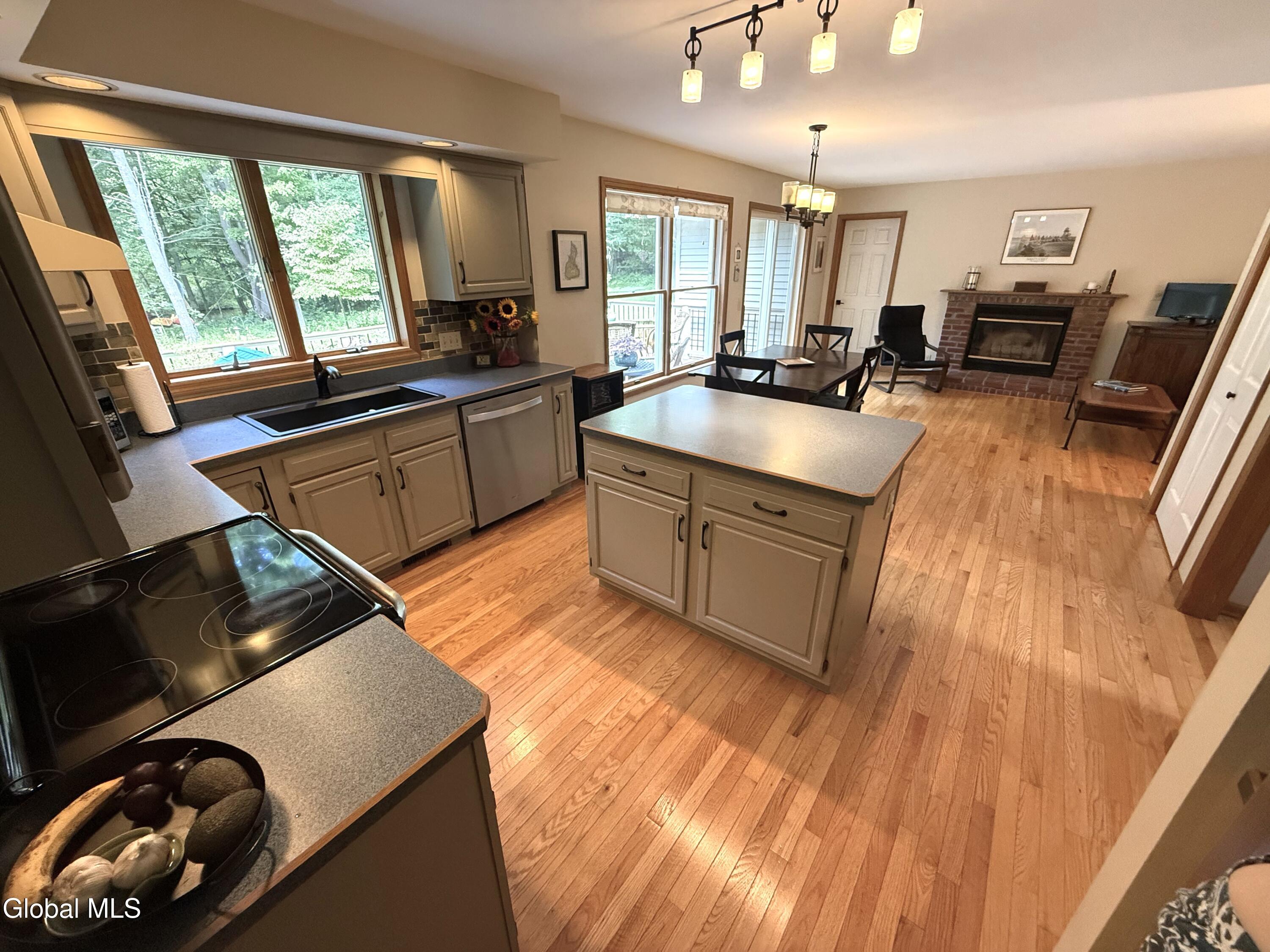 23 Holloway Lane Averill Park NY 12018