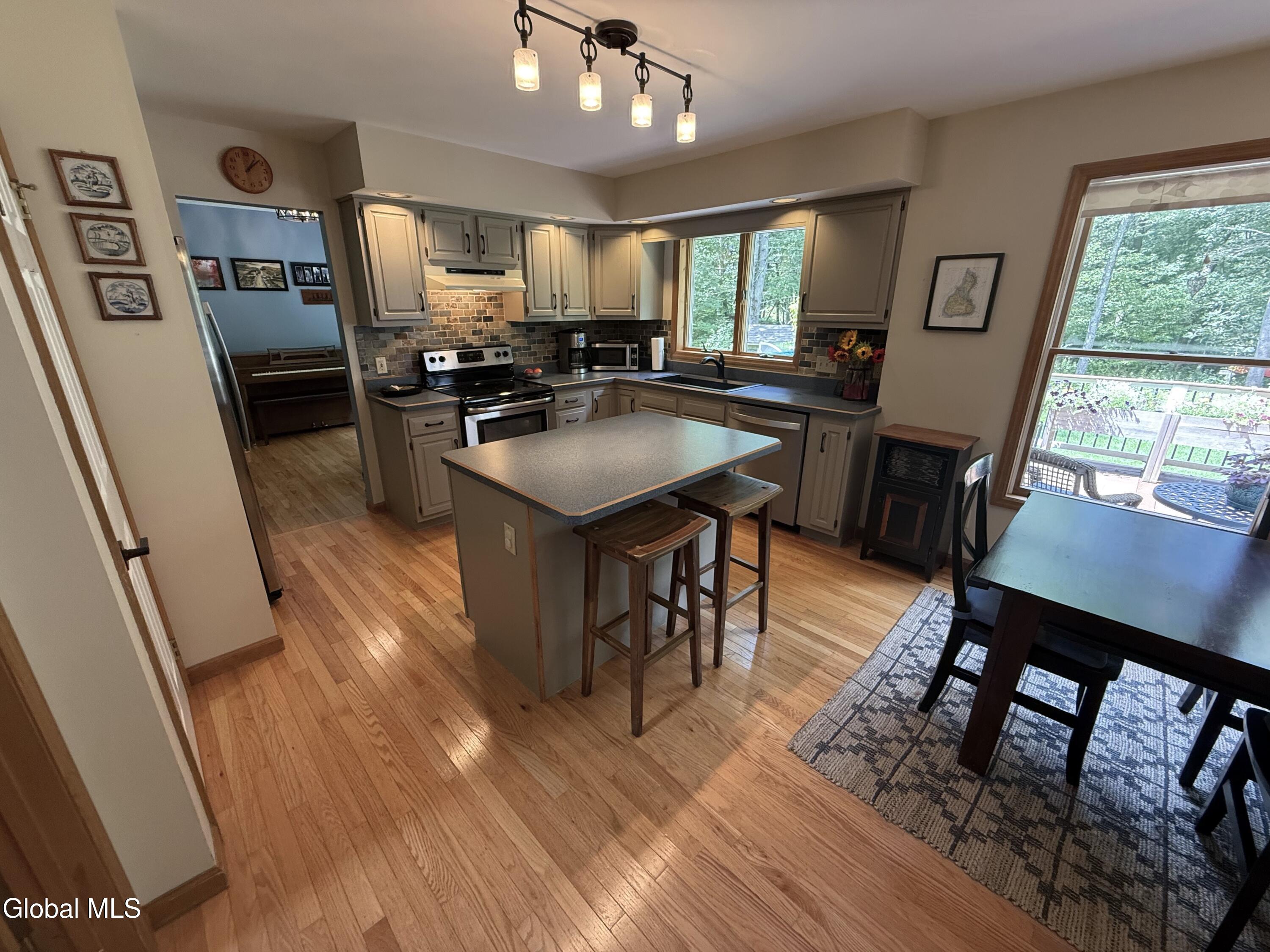 23 Holloway Lane Averill Park NY 12018