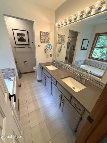 23 Holloway Lane Averill Park NY 12018