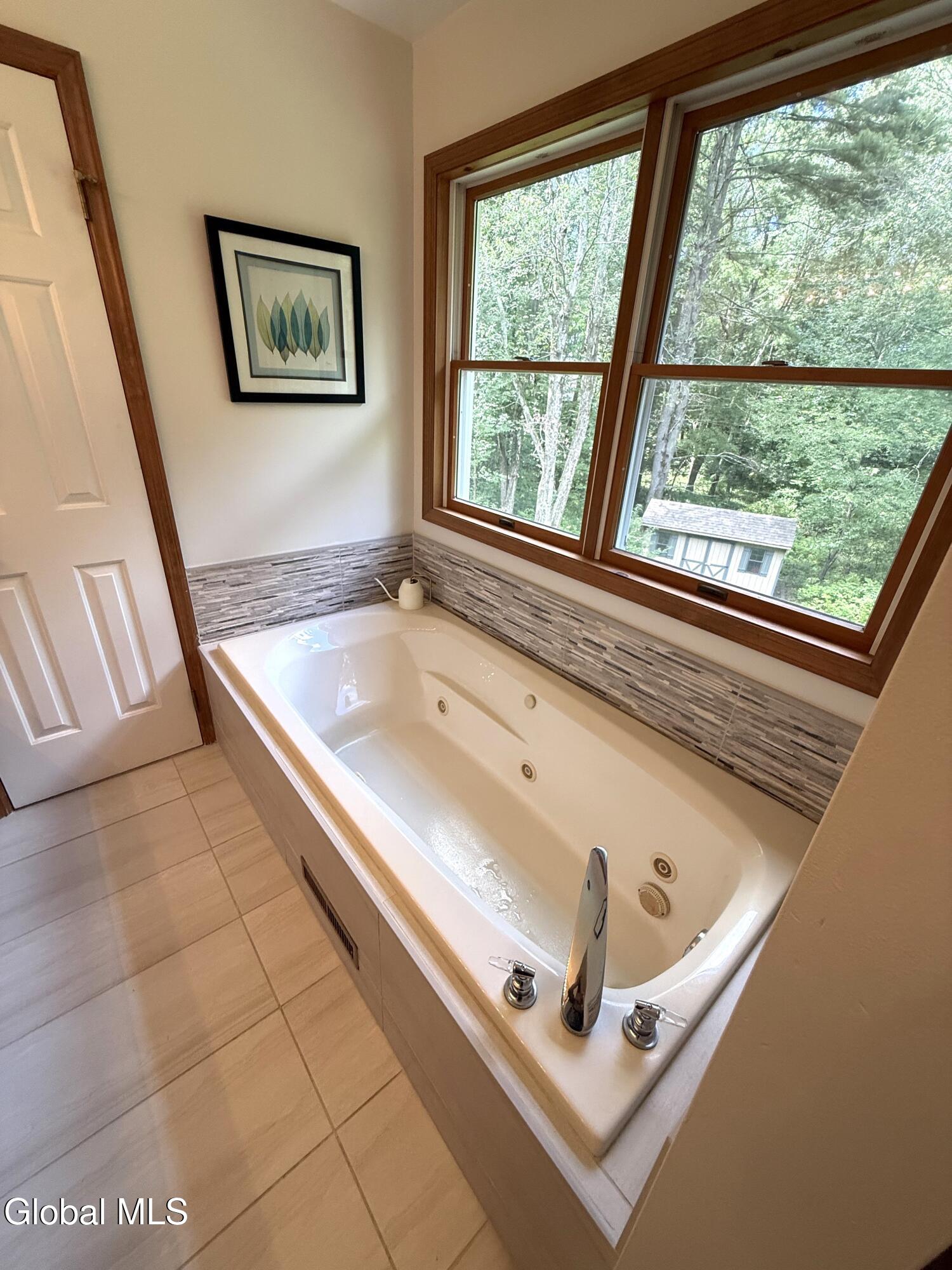 23 Holloway Lane Averill Park NY 12018
