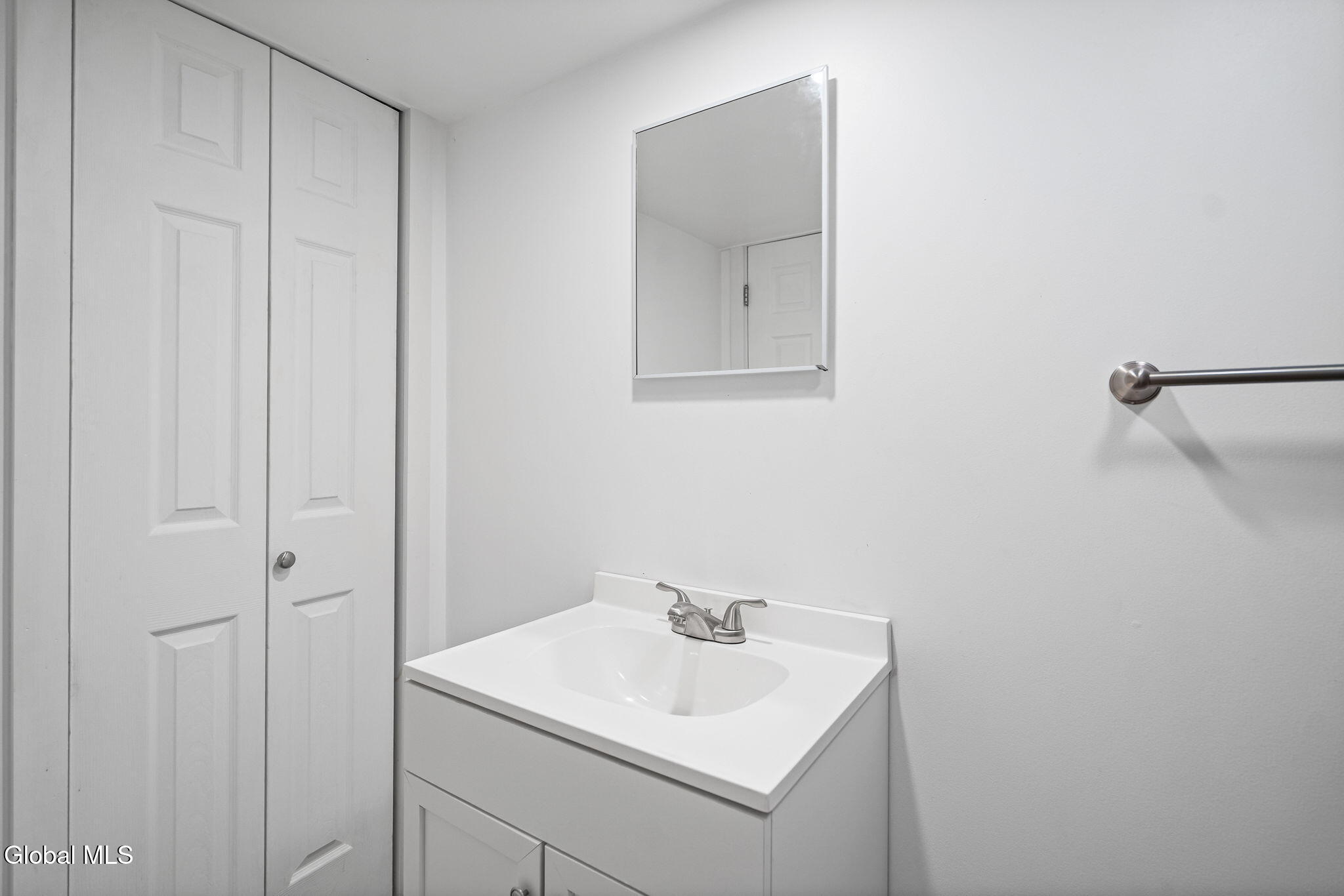 21 Hoefer Street Latham NY 12110
