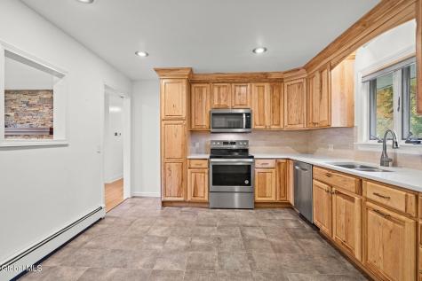 21 Hoefer Street Latham NY 12110