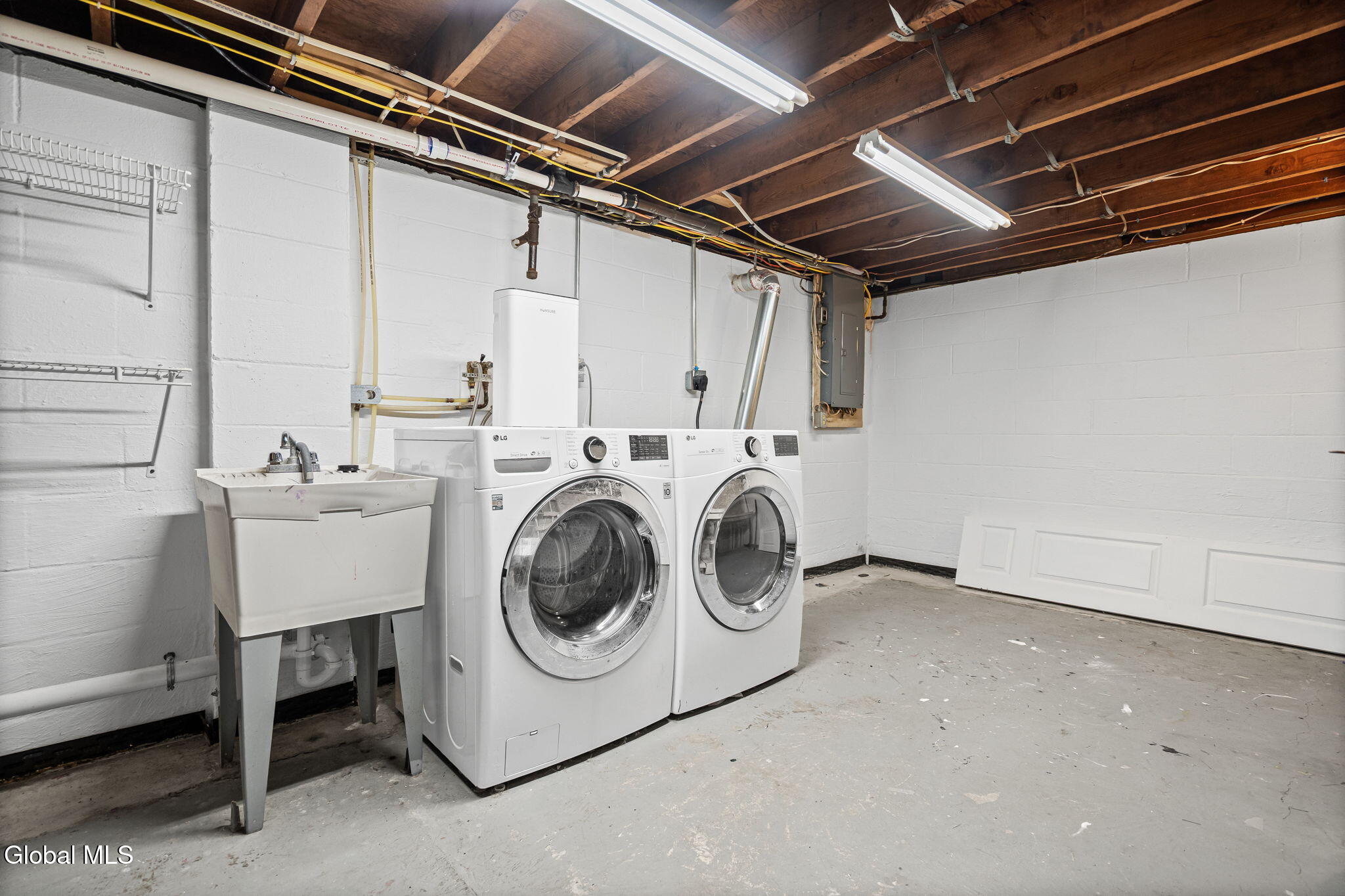 21 Hoefer Street Latham NY 12110
