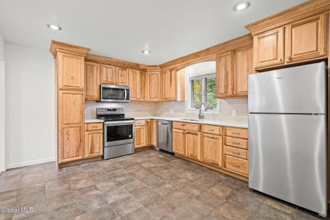 21 Hoefer Street Latham NY 12110