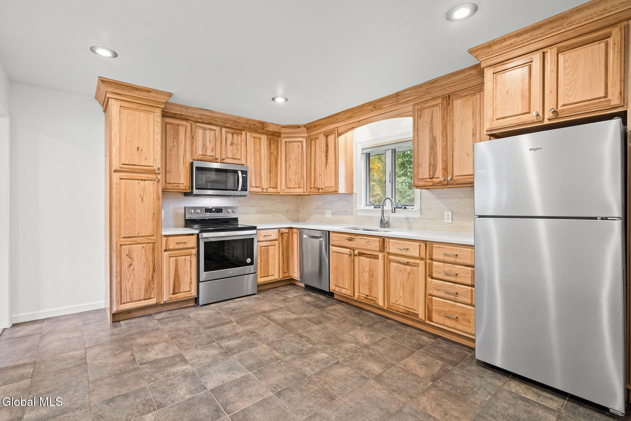 21 Hoefer Street Latham NY 12110