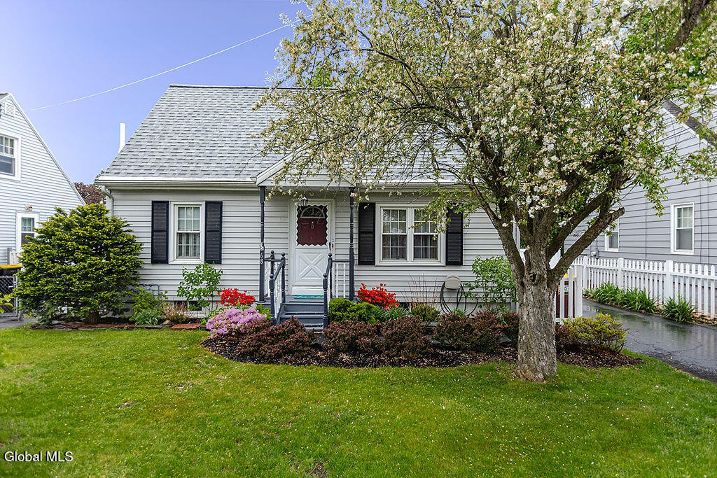 68 Fox Avenue Schenectady NY 12304