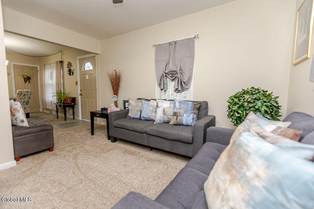 68 Fox Avenue Schenectady NY 12304