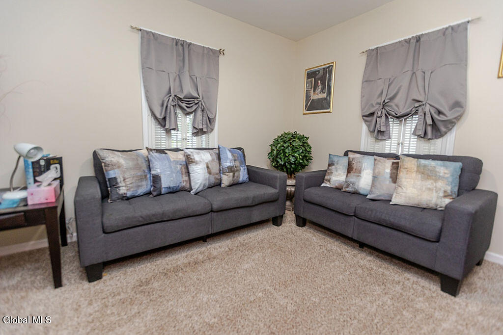 68 Fox Avenue Schenectady NY 12304