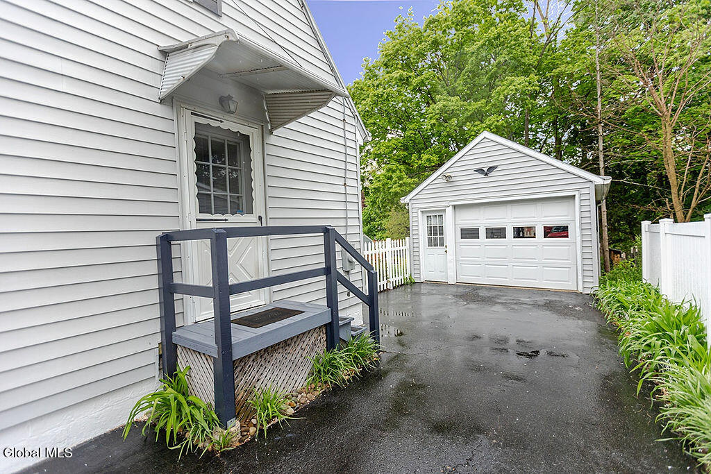 68 Fox Avenue Schenectady NY 12304