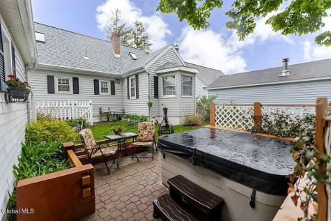 68 Fox Avenue Schenectady NY 12304