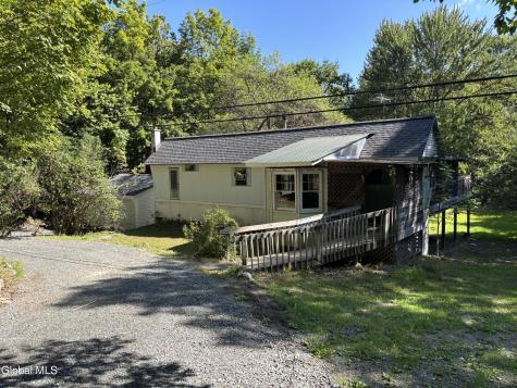 98 Red Pond Road Petersburgh NY 12138
