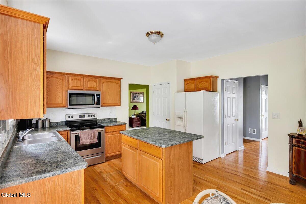 22 Domenico Drive Glenmont NY 12077