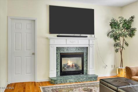 22 Domenico Drive Glenmont NY 12077
