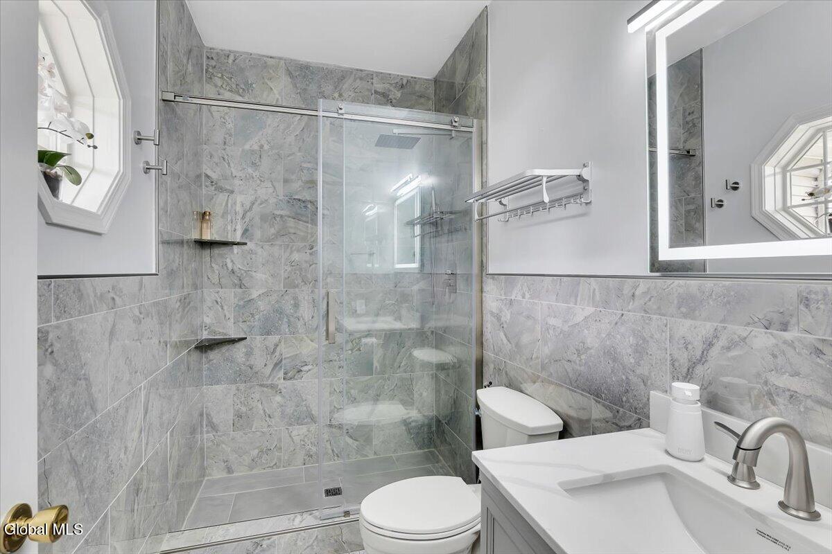 22 Domenico Drive Glenmont NY 12077