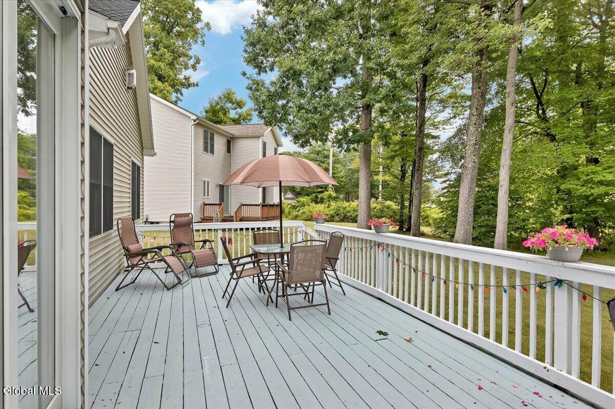 22 Domenico Drive Glenmont NY 12077
