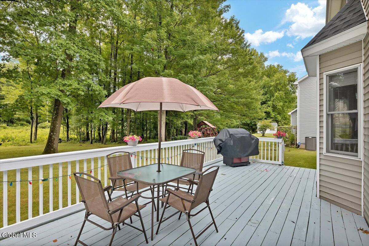 22 Domenico Drive Glenmont NY 12077